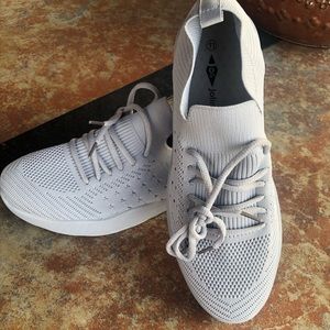 Womens Sneakers, Lt. Grey, Size 11